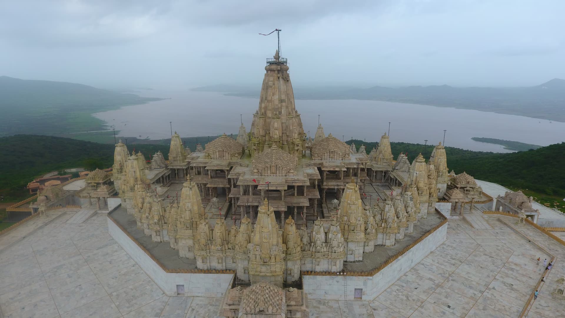 Shri Hastagiri Derasar 72 Jinalay